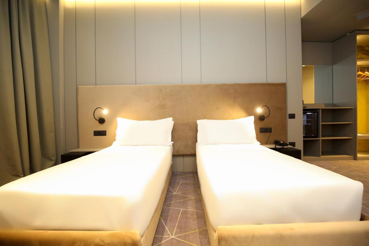 The Central View Boutique Hotel Vlorë Buitenkant foto