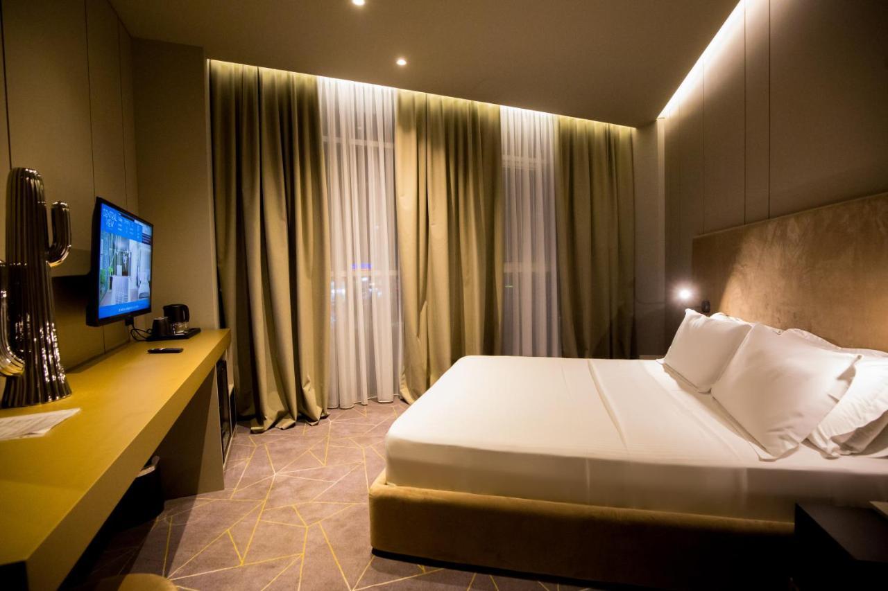 The Central View Boutique Hotel Vlorë Buitenkant foto