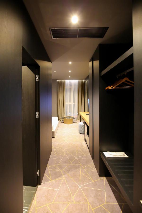 The Central View Boutique Hotel Vlorë Buitenkant foto