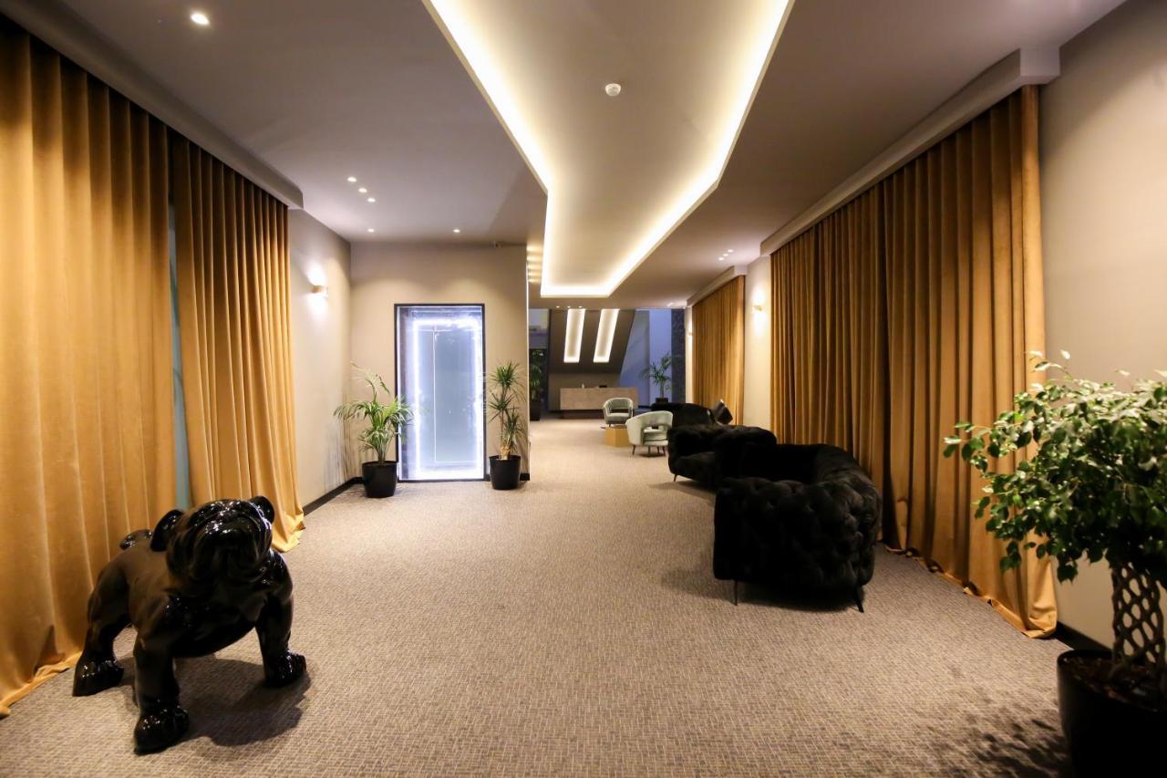 The Central View Boutique Hotel Vlorë Buitenkant foto