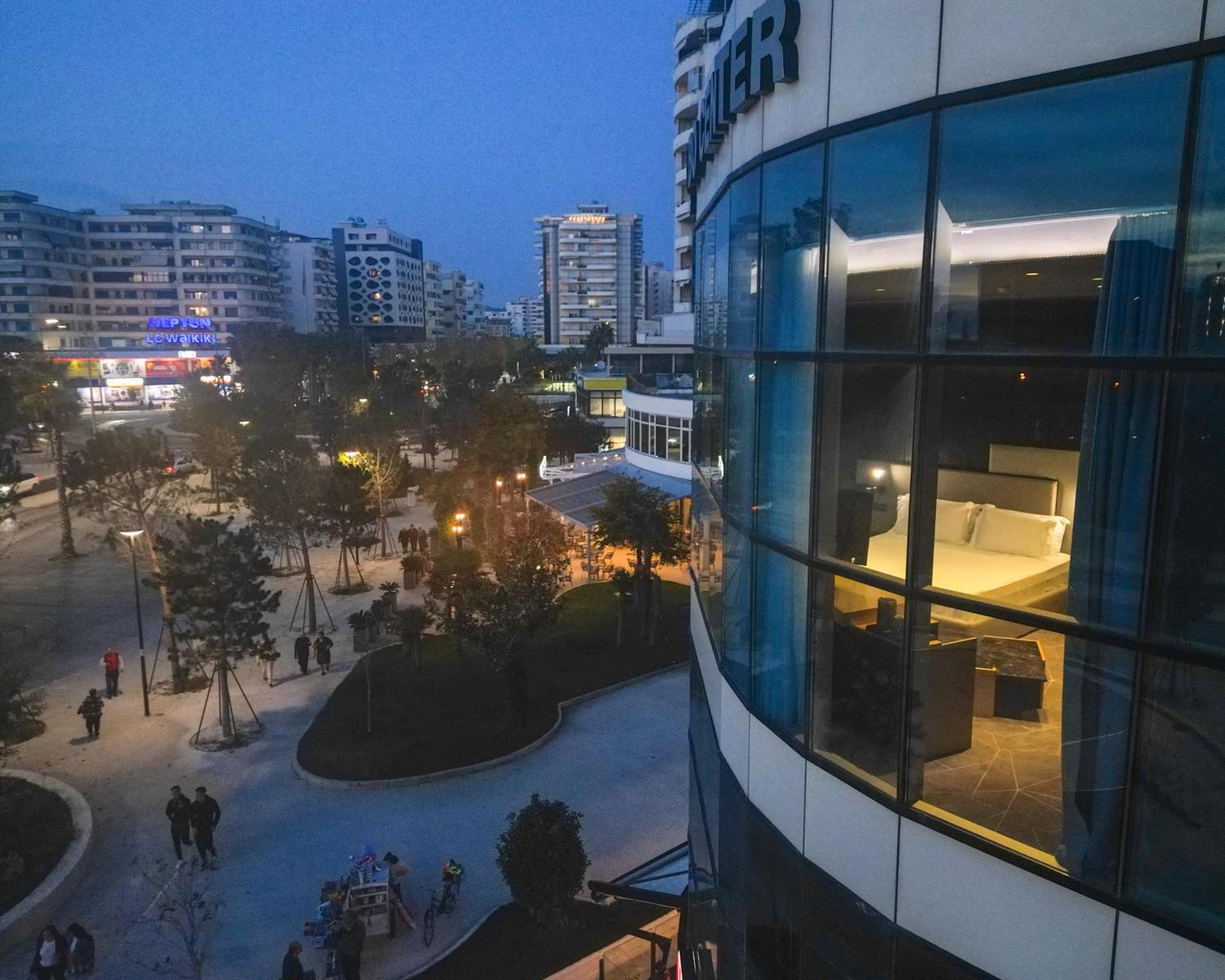 The Central View Boutique Hotel Vlorë Buitenkant foto